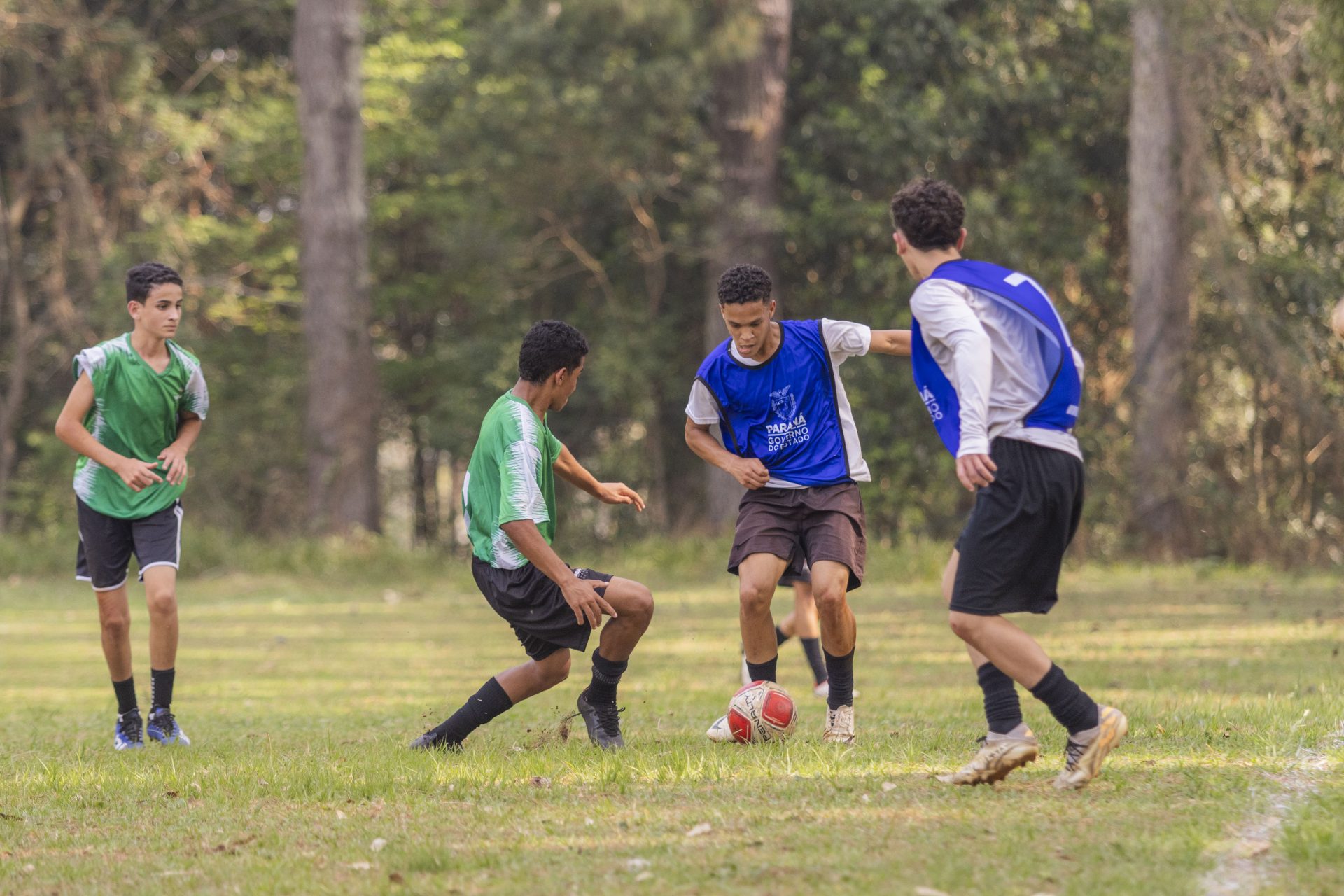 Projeto gratuito de futebol para adolescentes busca novos alunos